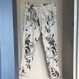 Elegant White Floral Women Jeans